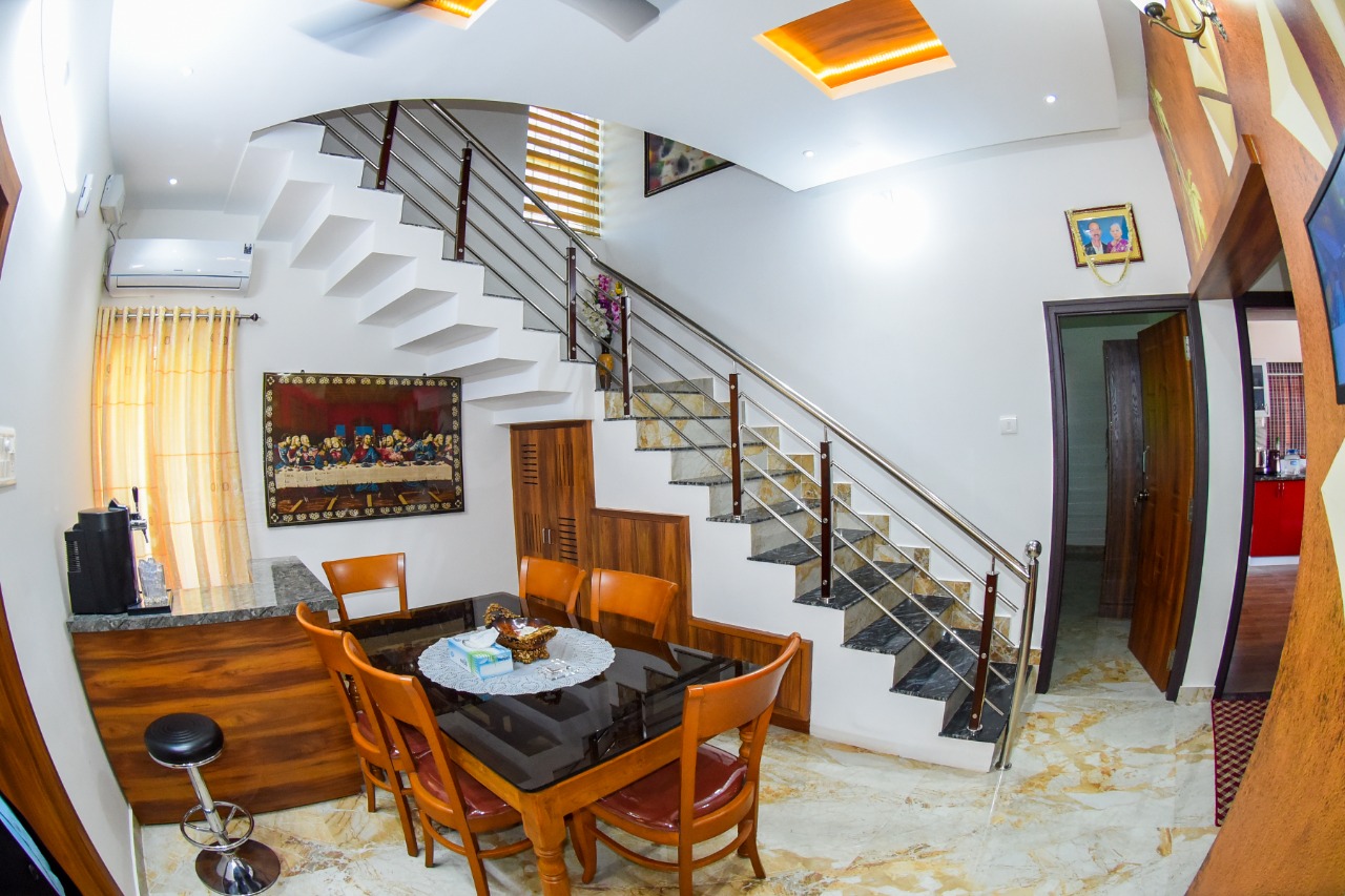 Fully furnished 2600 sqft, independent  house