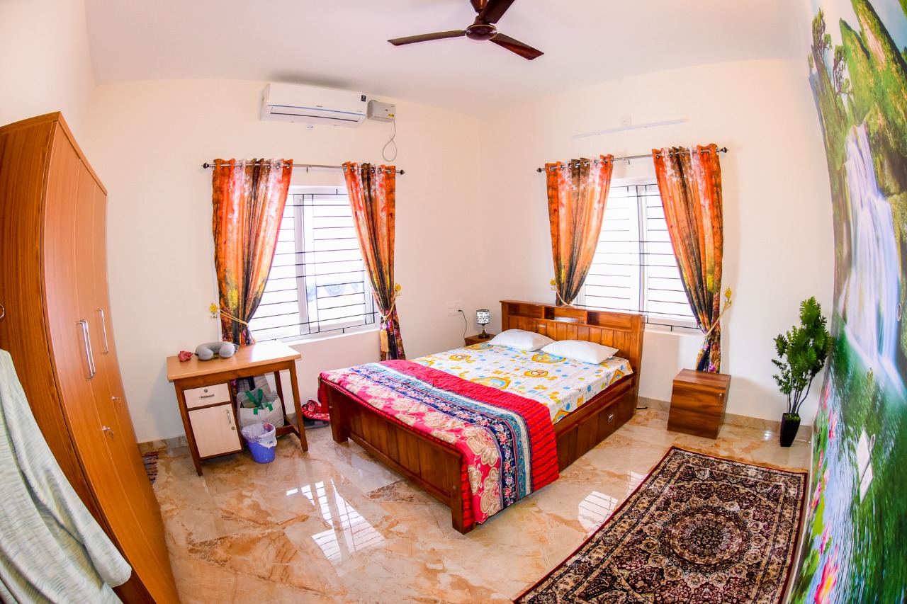 Fully furnished 2600 sqft, independent  house